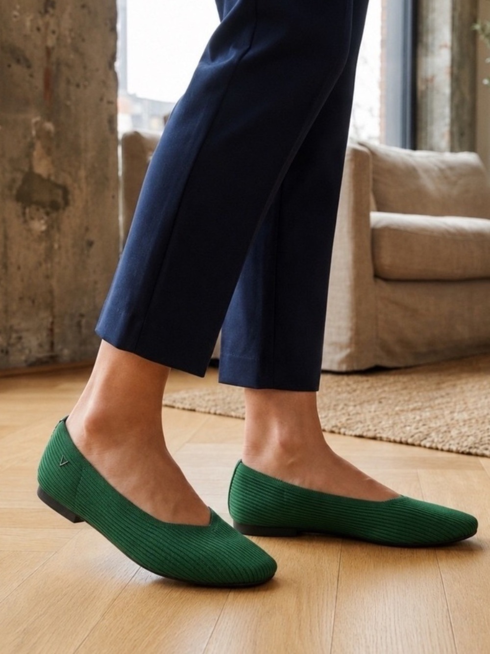 VIVAIA Margot 2.0 Square-Toe V-Cut Flats | 39 W